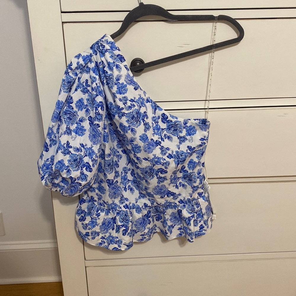 One shoulder floral print top